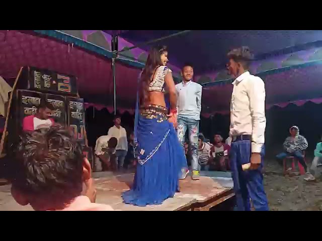 bhojpuri arkestra video 2021 Kahe bhauji rowat badu aise tukur tukur ki new class=