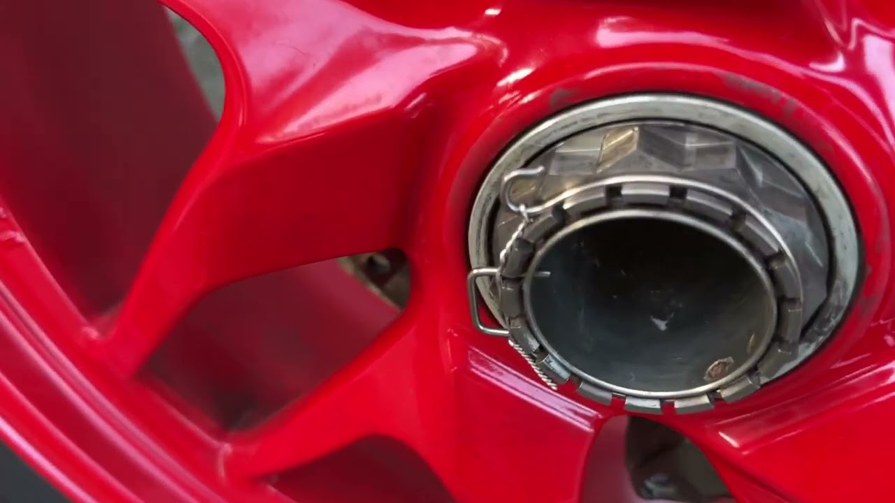 Ducati 821 Upgrade: Ohlins 1200s Monster Shock