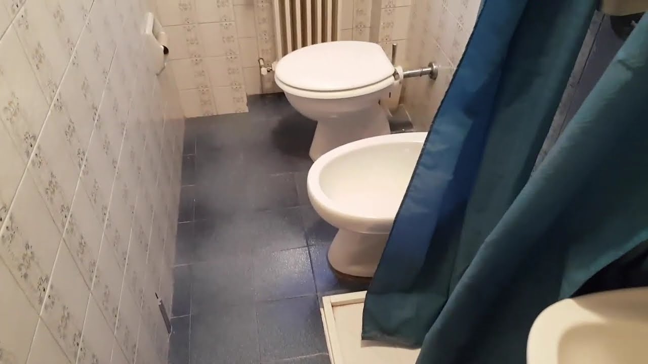 Come ristrutturare un bagno stretto e lungo: 5 trucchi per renderlo ... Come ristrutturare un bagno