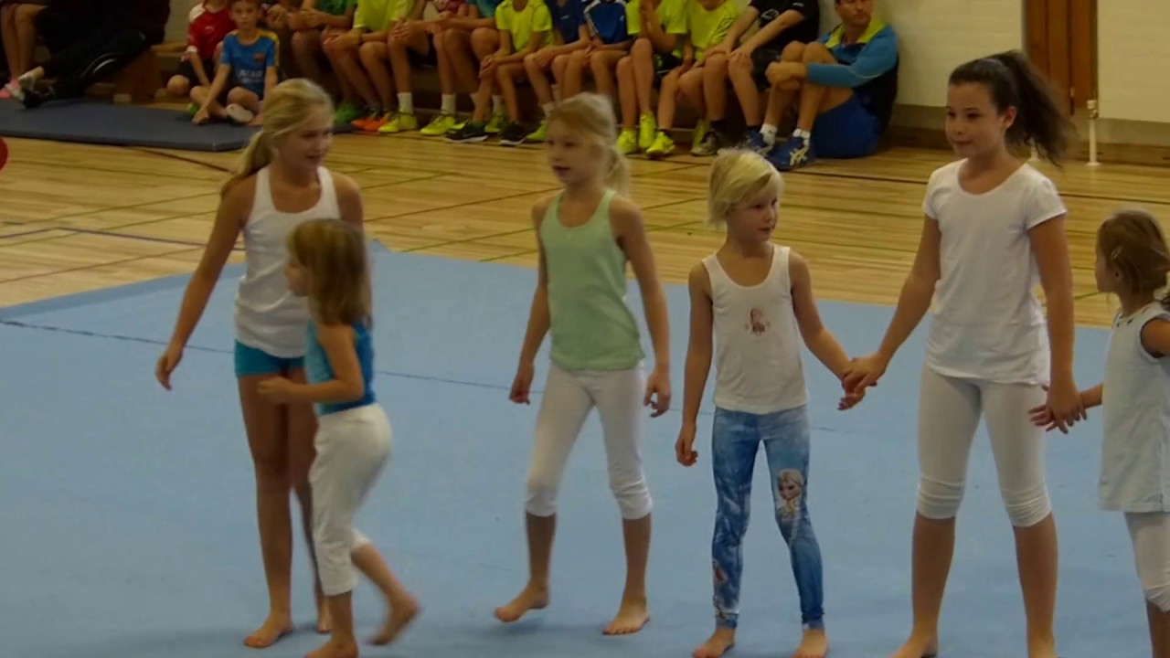 VGT Weihnachtsturnen 2016 - Sportakrobatik Spassgruppe