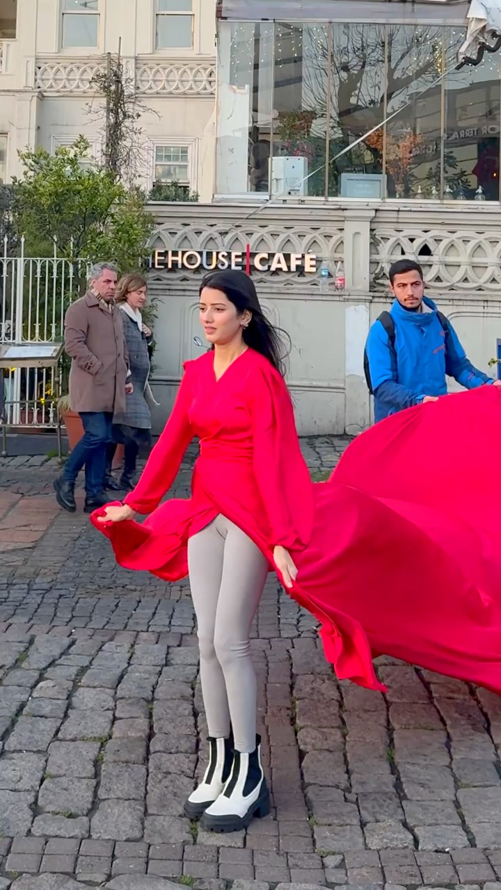 Humara Pre Wedding Shoot ? #trending #fashion #neetubisht #lakhneet #youtubeshorts #wedding