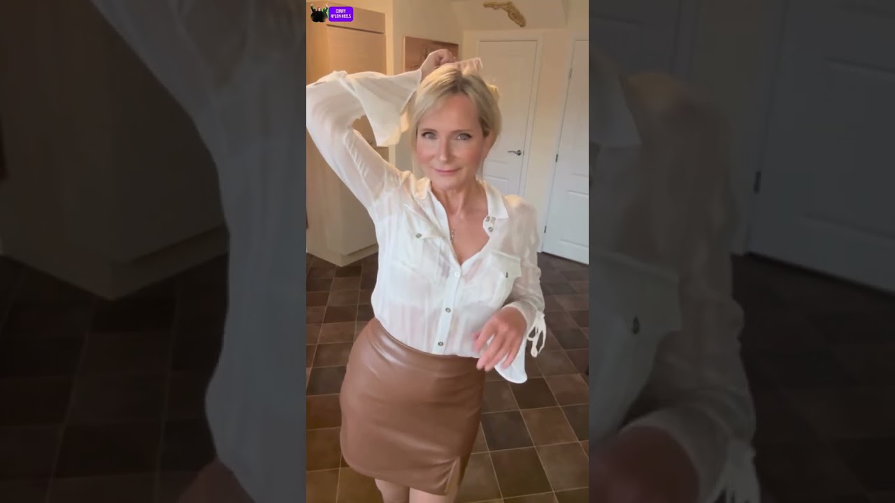 Samantha Shaw ~ Natural Mature Women Over 50, Biography, Wiki, Lifestyle & Facts..