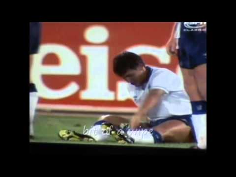 Vdeo mostra ex-jogador, Gary Lineker, defecando em campo durante jogo da Copa do Mundo