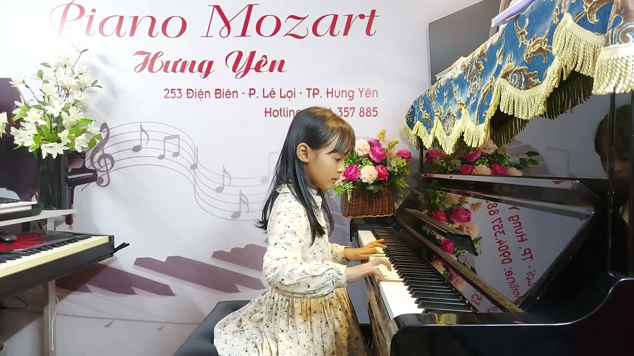 Bạn Linh Đan với tác phẩm : Melody of the Night 