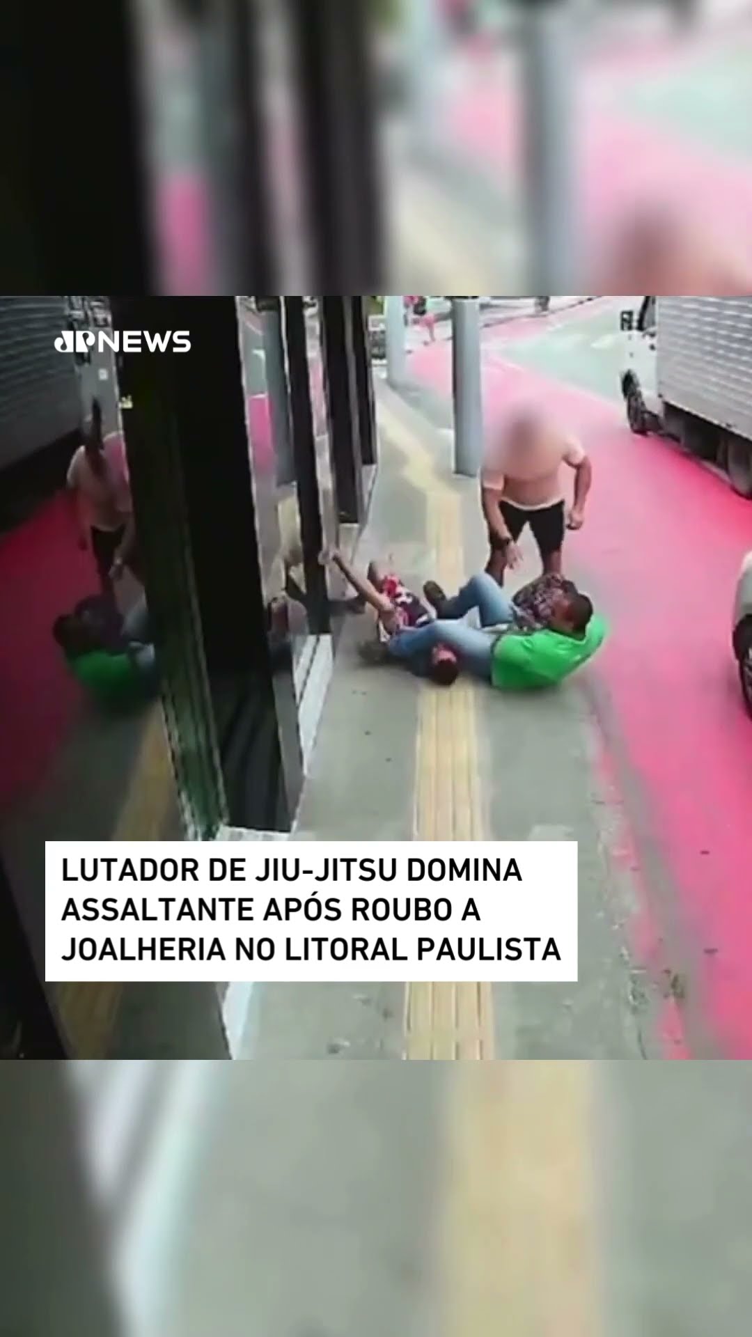 Lutador de jiu-jitsu domina assaltante após roubo a joalheria no litoral paulista