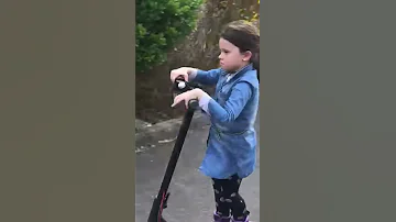 Rouler à 8 Ans En Trottinette Xiaomi M365 Trop Cool 