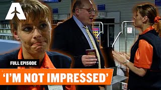 Download Lagu easyJet Staff Confronted by Furious Late Passenger | Airline S3 E1\u00262 | Full Episodes MP3 Download Lagu easyJet Staff Confronted by Furious Late Passenger | Airline S3 E1\u00262 | Full Episodes MP3
