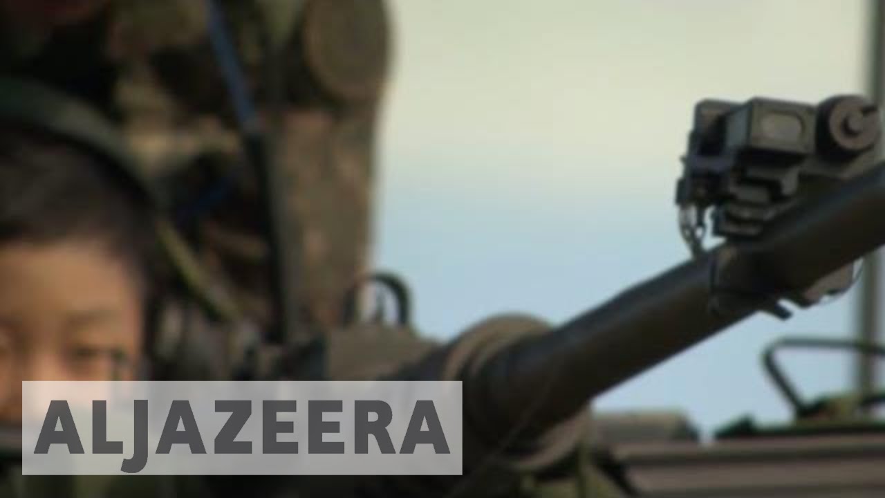 أطلقت كوريا الجنوبية مهرجانها العسكري السنوي بينما يحتفل حكام الشمال بذكرى تأسيسه
