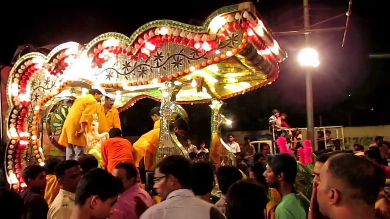 Lighting Rath in Ganpati Visarjan Miravnuk at Thane 2012 - YouTube