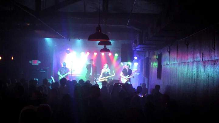 Listen Like Thieves: "I Send a Message" Live at Ro...