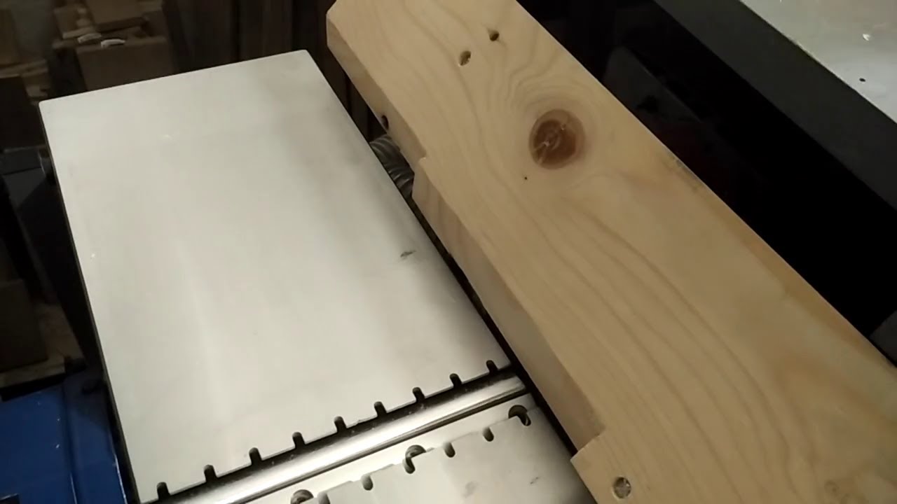 Amélioration du guide parallèle de la dégauchisseuse Scheppach HMS 850, partie 2