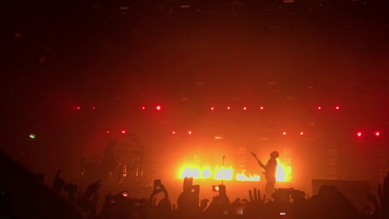 twenty one pilots - Jumpsuit/ Levitate (A Complete Diversion)