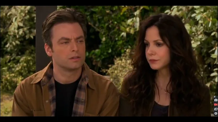 Weeds andy & nancy talk at the bus stop scene