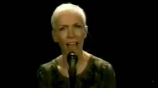 Annie Lennox PAVEMENT CRACKS (TV Performance)