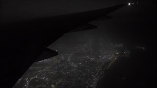 Qatar Airways Boeing 777-300ER ✈ Stunning Night Landing in Dubai