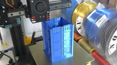 3d printing Tardis in vase-mode timelapse