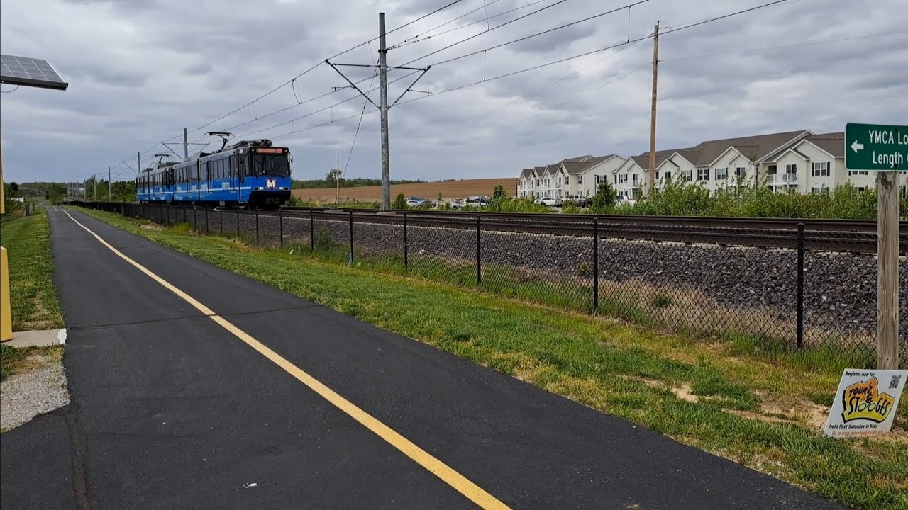 MetroLink Siemens SD 460 4009 Leads The WB Red Line Belleville IL metrolink-siemens-sd-460-4009-leads-the-wb-red-line-belleville-il