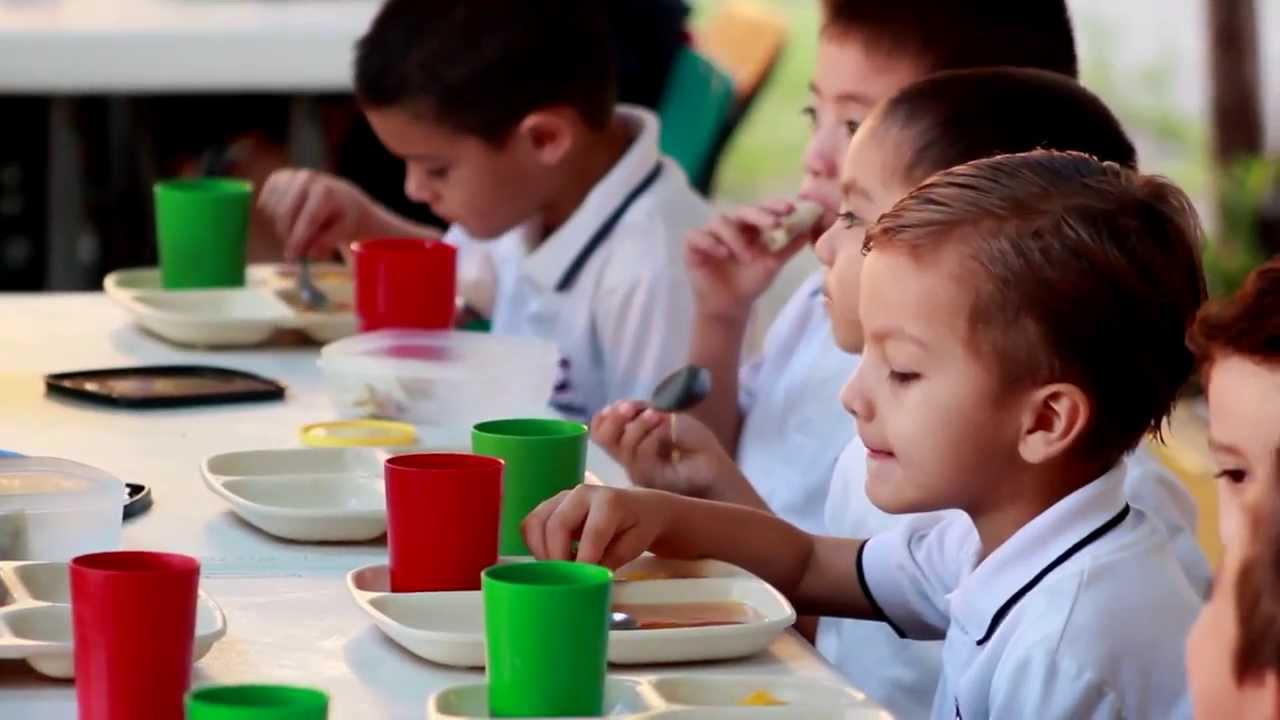 La Cafetería del Colegio Inglés de Colima - YouTube