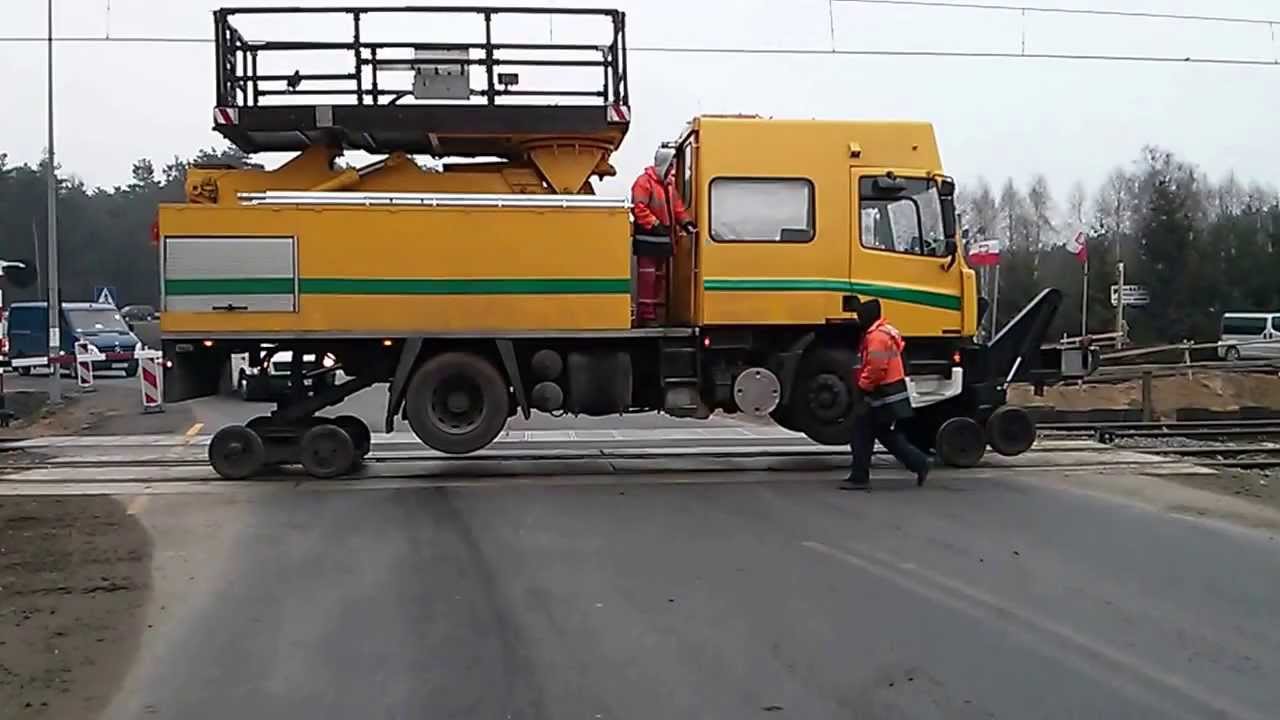 Samochód na torach Wieżówkaauto dwudrożne.mp4 YouTube