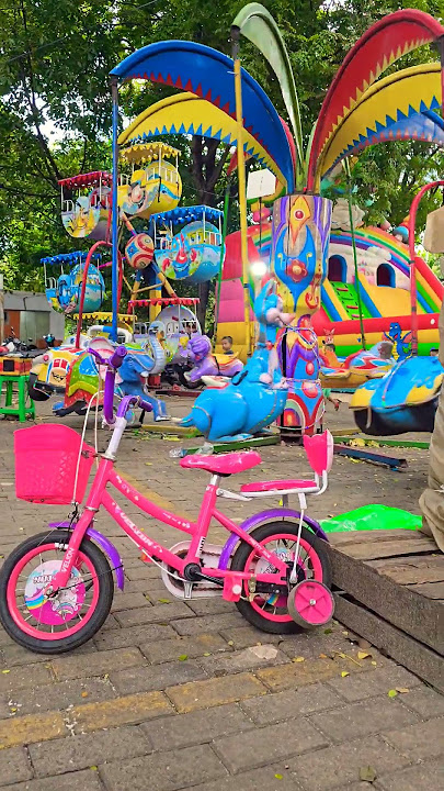 Sepeda pink roda tiga