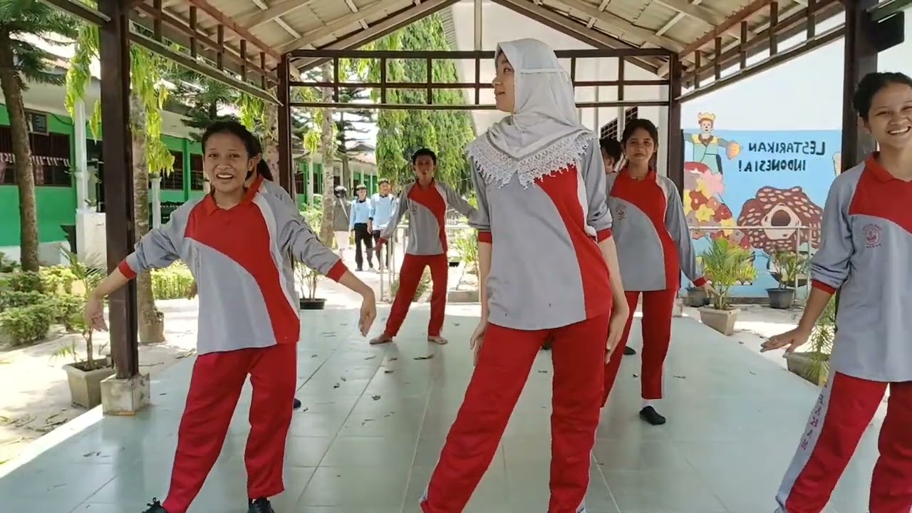 VIDIO SENAM PJOK (PAK HARIDONA) DARI KELOMPOK 3 KELAS 12B🤗🤗