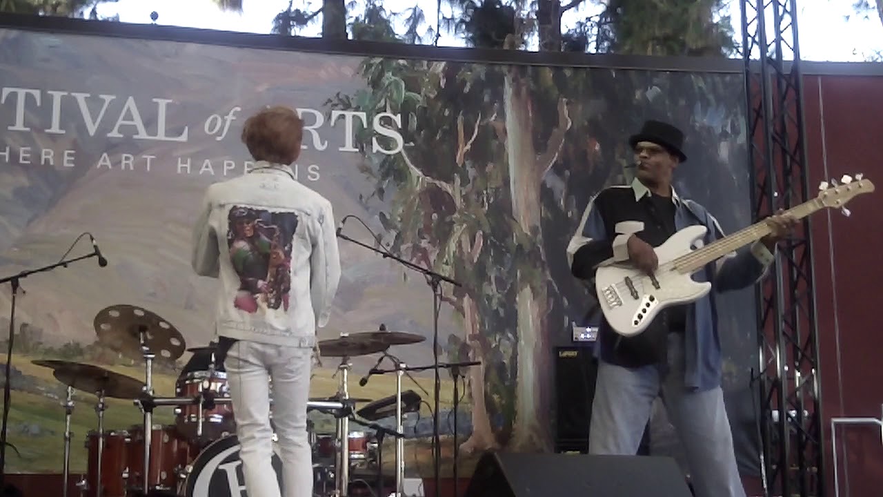 Guarda Chase Huna Performs Pure at the Festival of Arts su YouTube Guarda Chase Huna Performs Pure at the Festival of Arts su YouTube