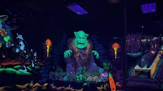 Distortions Unlimited Animatronic “Sleeping Giant and Alien Barrel at Monster Mini Golf