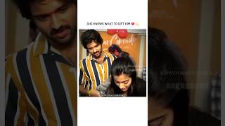 The way he blushed after he opened the gift💕💫😌 #vijaydeverakonda #love #rashmikamandanna #virosh