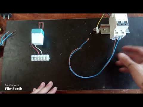 Video: ¿Cómo cableo una fotocélula de 3 hilos?