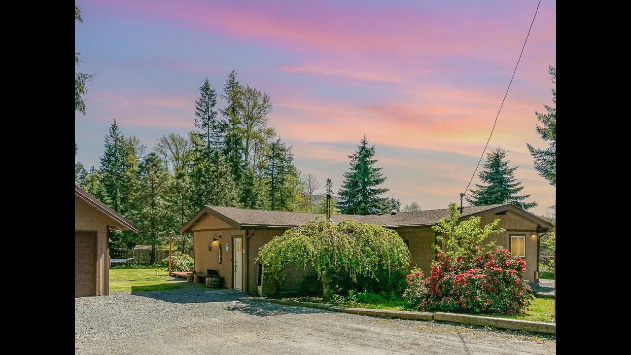 Bears Den Cabin in Ashford, WA