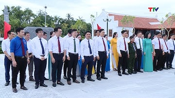 Dâng hương tưởng nhớ các anh hùng liệt sỹ và giáo viên, học sinh hy sinh trên công trường sông Mã