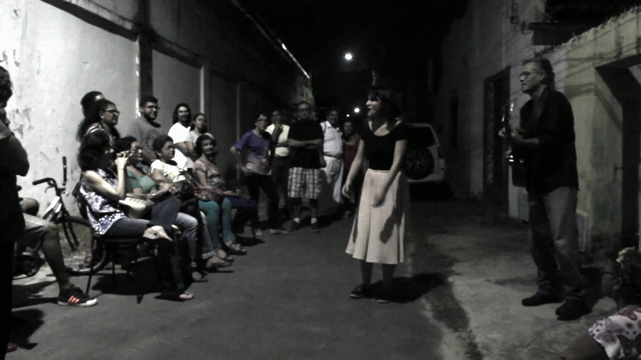 Cai a noite sobre o nosso amor - um percurso de serenatas. Janela 1 ...