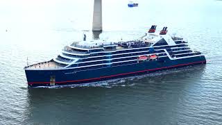 Seabourne Venture departing Rosyth