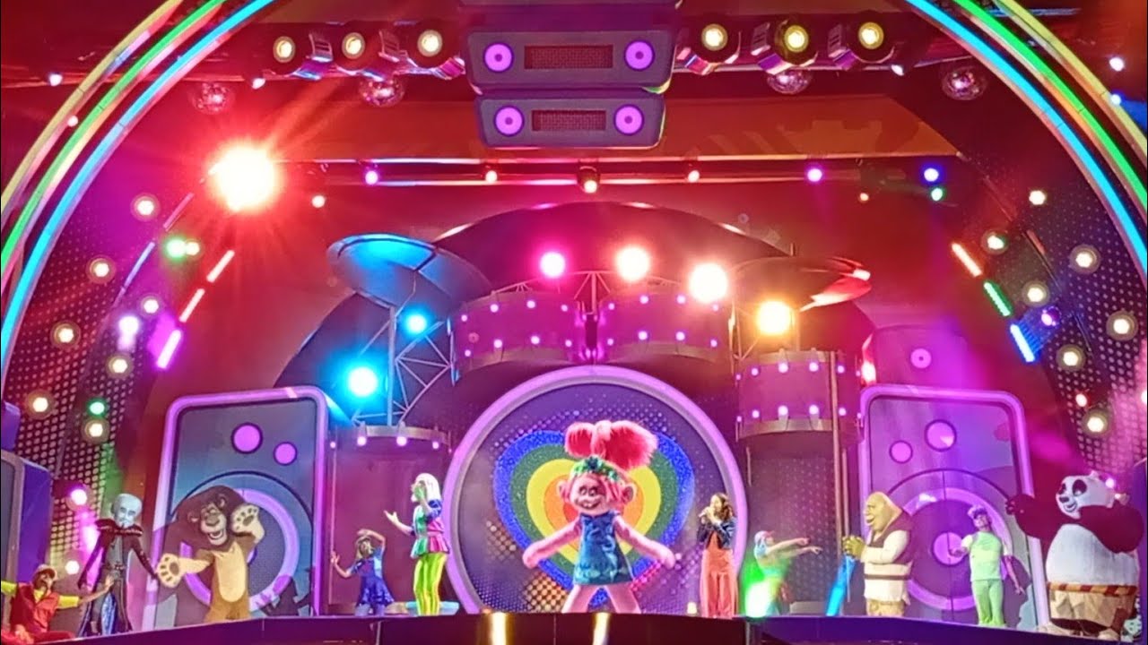 Beto Carrero World 16 Dez 2025, Show de encerramento No Ritmo dos Trolls 