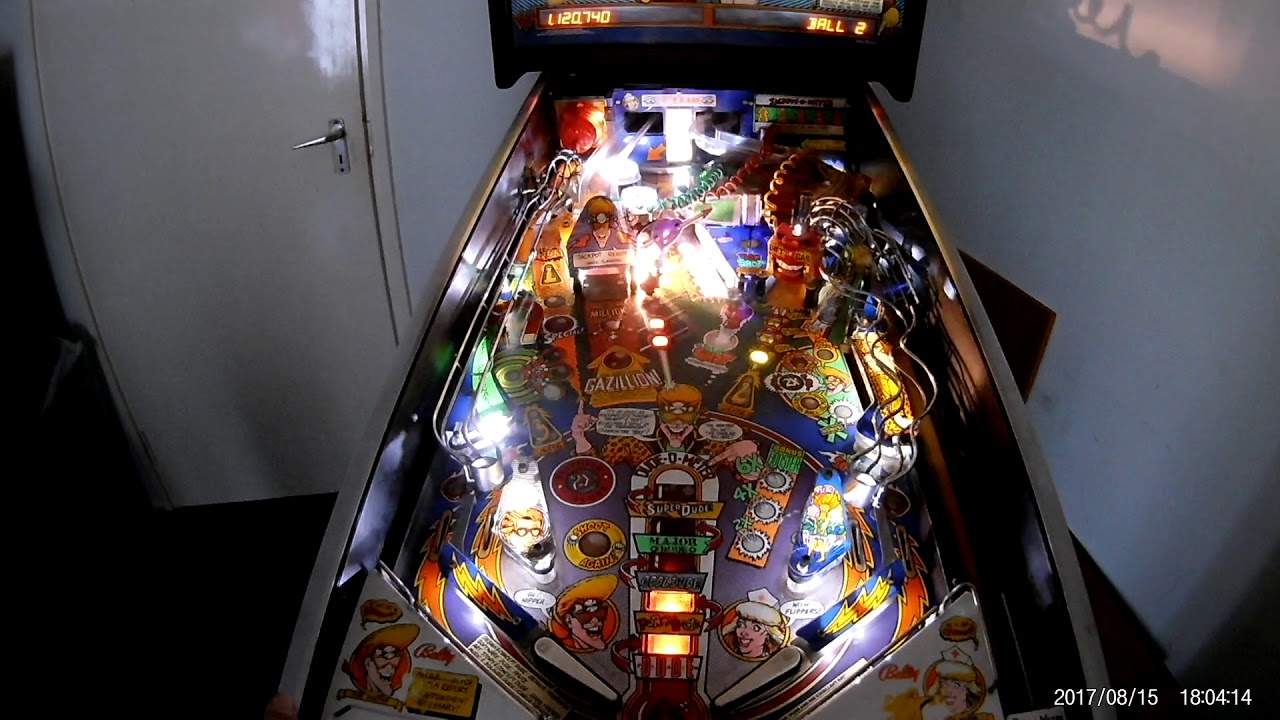 Dr. Dude Pinball Gameplay
