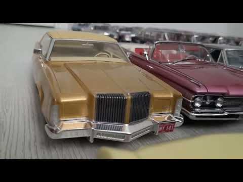 1:18 Scale Diecast Classic Model Cars Collection