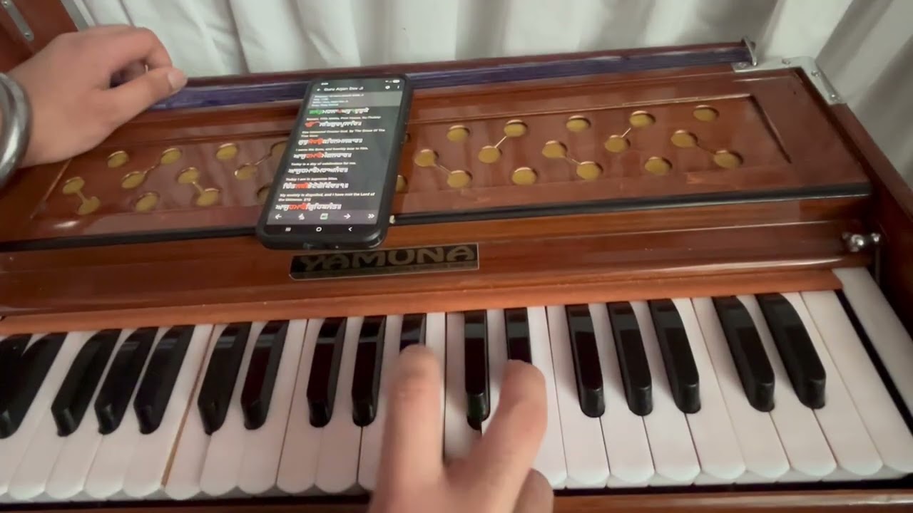 Holi kini sant sev- AKJ Shabad Tutorial Female Scale 