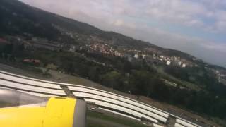 Despegue desde Alvedro ( A Coruña ) del Vueling 7100 con destino a Londres