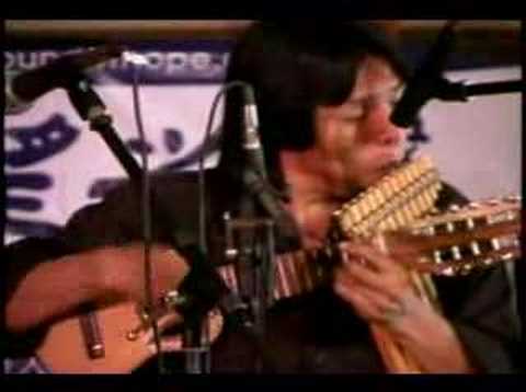 Valicha (Huayno Cusco Peru)Charango y Zampoña(Carlos Carm..)