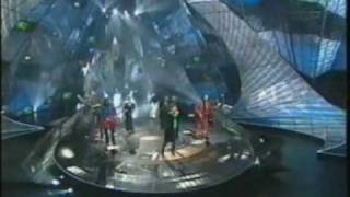 Eurovision 1997 United Kingdom (Winner). Katrina and The Waves Love Shine a Light Resimi