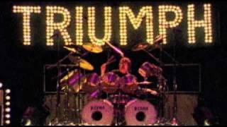 Triumph - Love Hurts (Video) chords