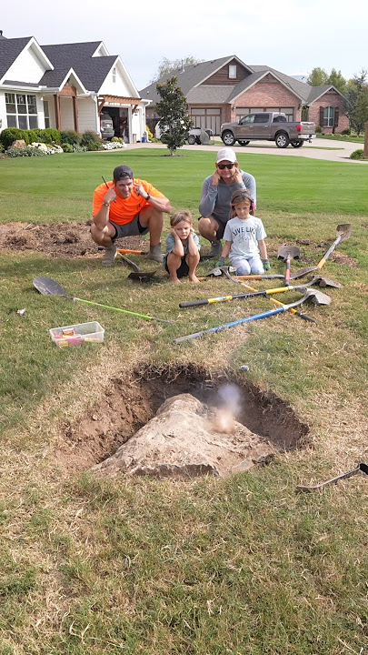 Download lagu Huge Rock in my Lawn