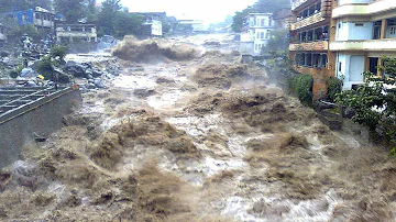 5 Monster Flash Floods Caught On Camera