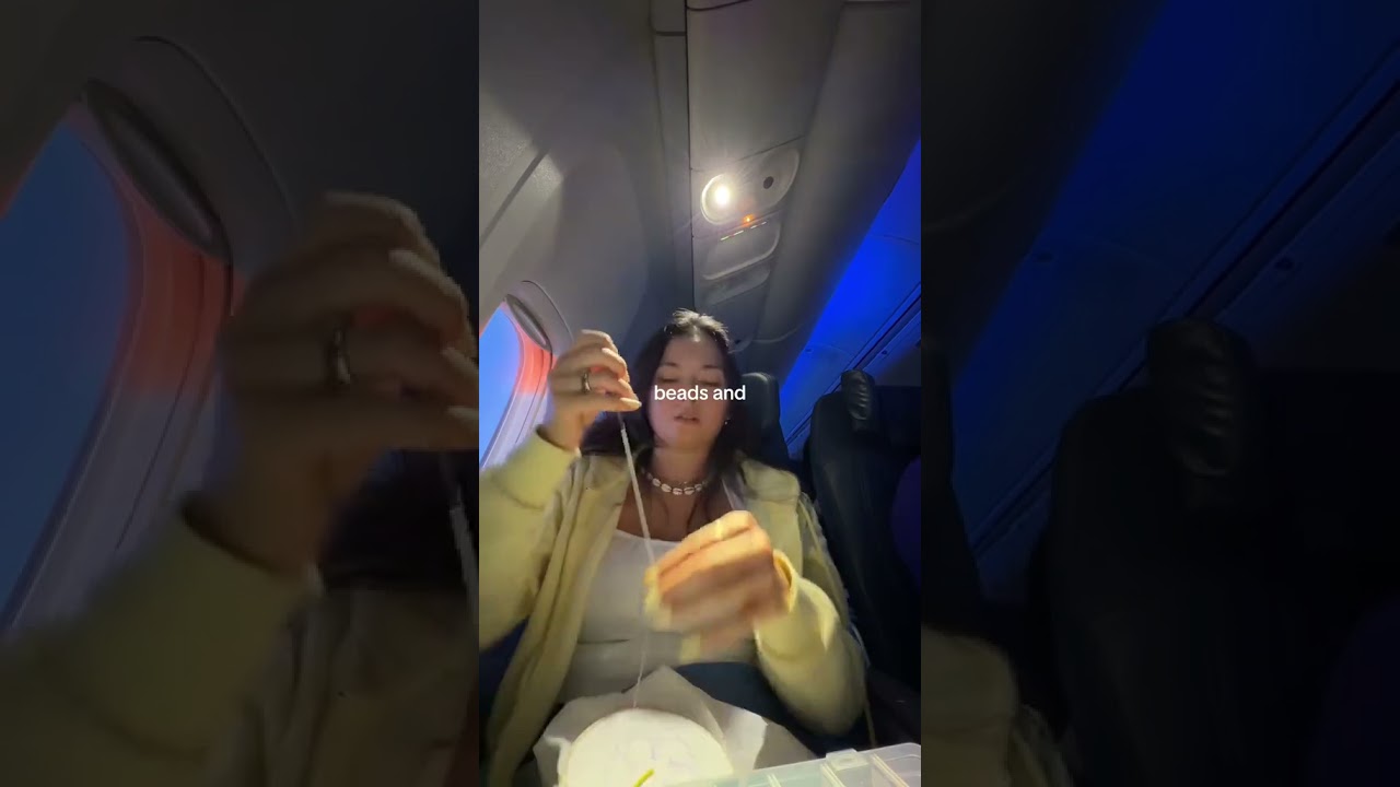 Попробовала вышивать бисером во время полёта ✈️✨ удивительно легко и весело! #DIY #вышивка #рукод...
