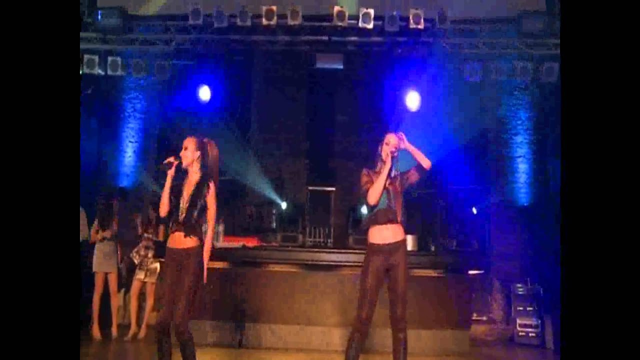 Slovakia 2011, Twiins sing i'm still alive at the israelian party at club Nachtresidenz