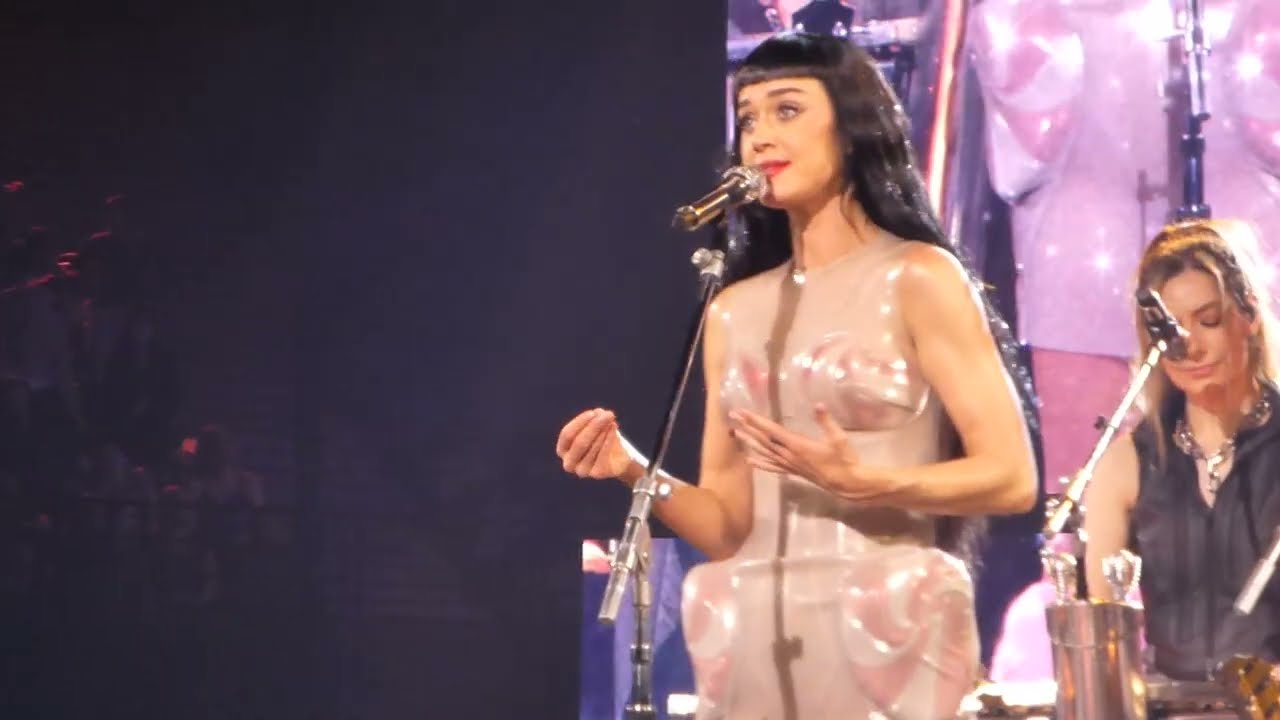 Katy Perry - Not Like The Movies Live in Paris (04/11/2025)