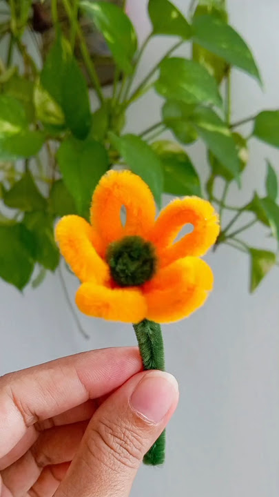 Handmade Chenille Stem Flowers 🧡 #diy #pipecleaners #chenille #shorts #artandcraft #fatimazhandmade