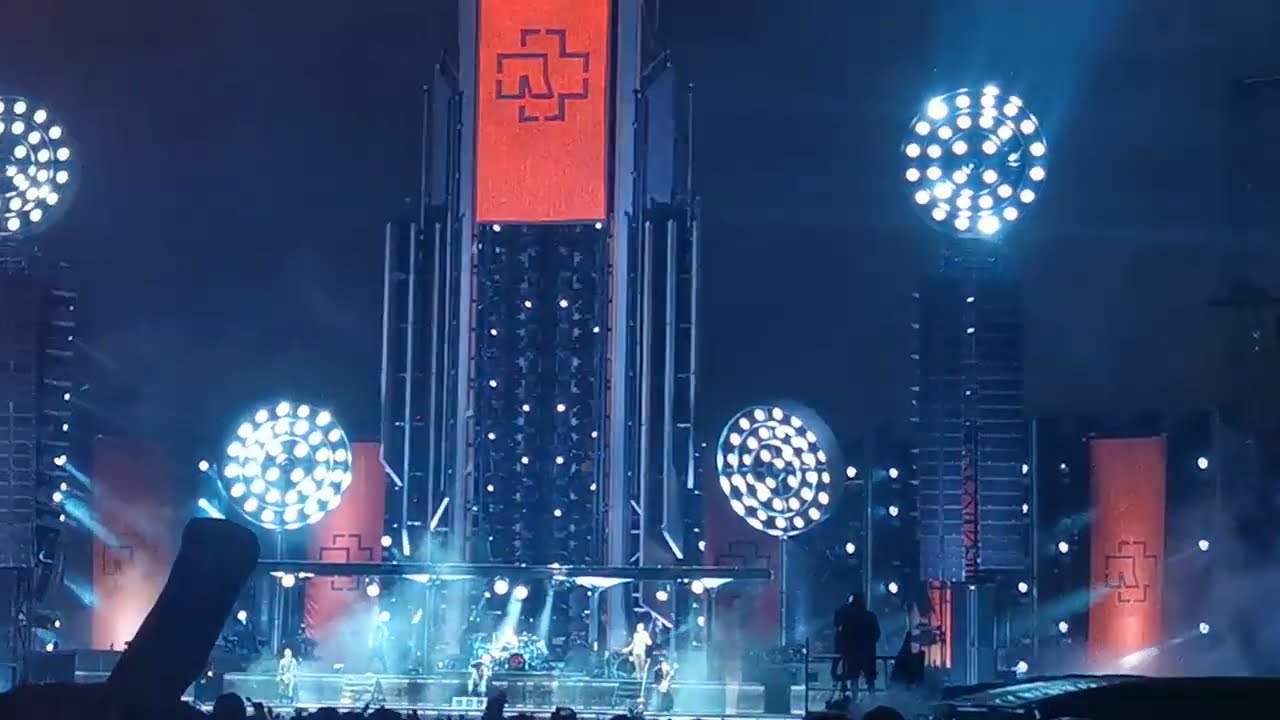 RAMMSTEIN Live! PYRO Intro!! MONTRÉAL Canada "North American Stadium TOUR 2022"!