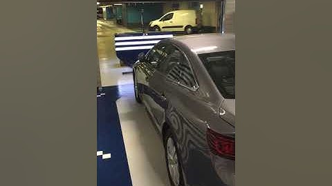 Discovering the first valet parking robot, Stan, developed by Stanley Robotics