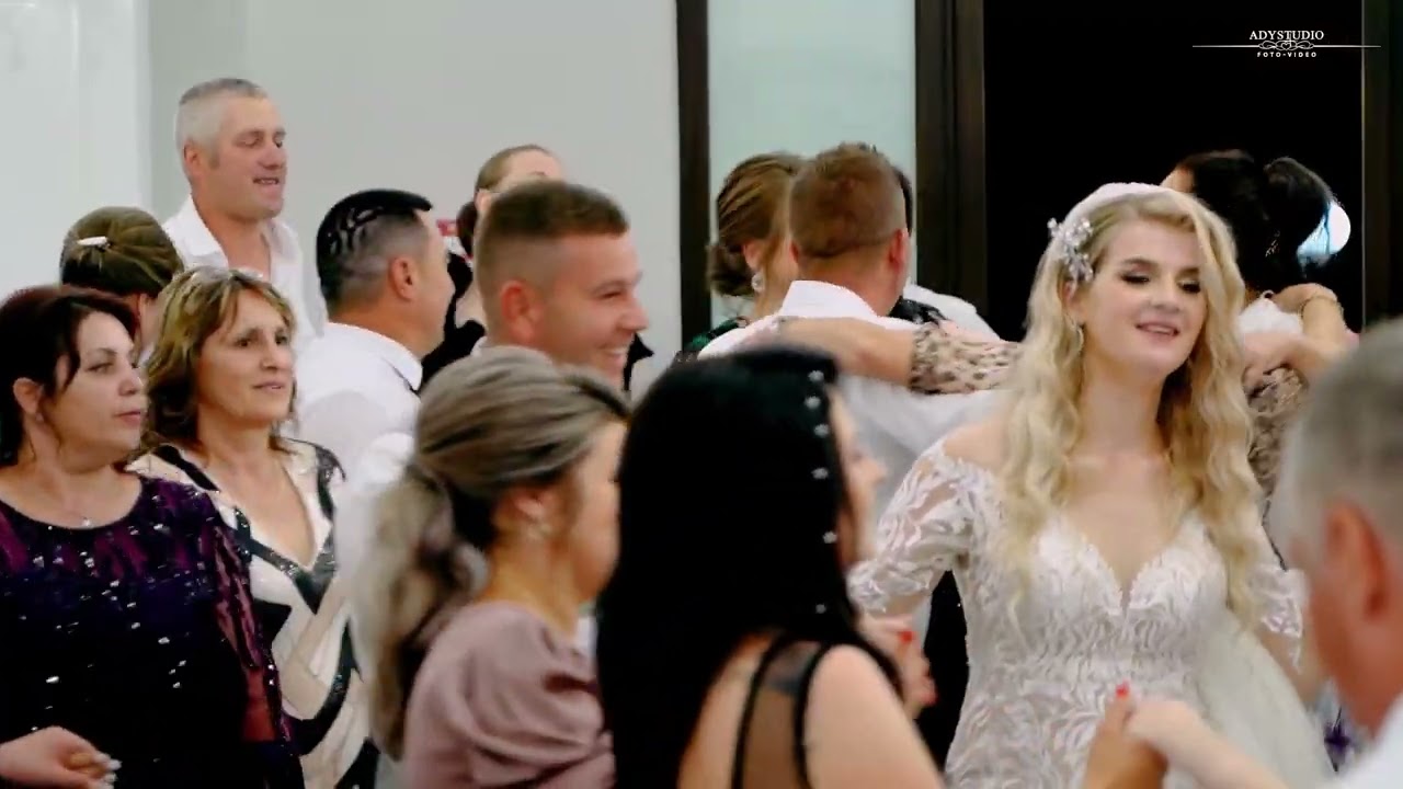 Formatia Doina din Botosani & Roxana Atomi(2023) - Nunta Denis & Sandra(Rest. La Stefelen)Program 7.